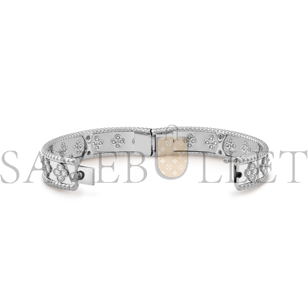 VAN CLEEF ARPELS PERLÉE CLOVERS BRACELET, SMALL MODEL - WHITE GOLD, DIAMOND  VCARN9ES00